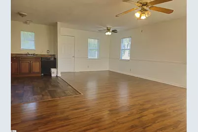 218 Donavan Drive, Spartanburg, SC 29302 - Photo 2