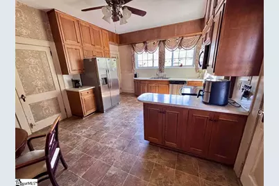 400 E Buford Street, Gaffney, SC 29340 - Photo 6