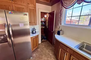 400 E Buford St, Gaffney, SC 29340 - Photo 10