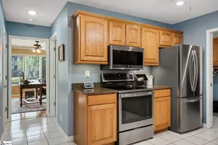 408 Sapphire Ct, Seneca, SC 29672 - Photo 8