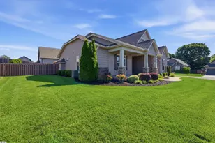 511 Traemoor Village Dr, Moore, SC 29369 - Photo 2