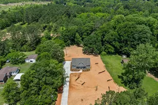 317 Askew Cir, Union, SC 29379 - Photo 2