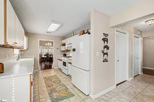 139 Forest Lake Dr, Simpsonville, SC 29681 - Photo 12