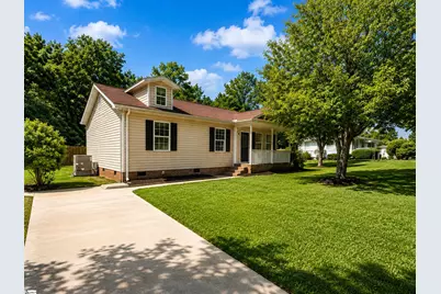 109 Laurens Court, Fountain Inn, SC 29644 - Photo 2
