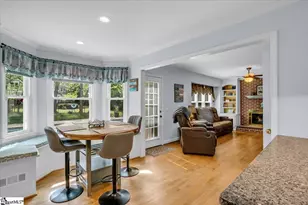 1300 Plantation Dr, Simpsonville, SC 29681 - Photo 8