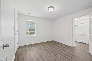 141 Edge St, Wellford, SC 29385 - Photo 8
