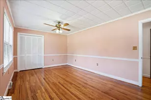 208 Skyland Dr, Clinton, SC 29325 - Photo 4