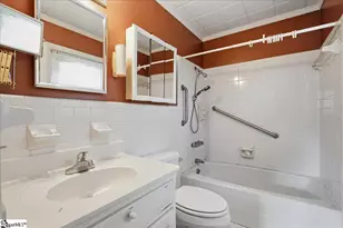 208 Skyland Dr, Clinton, SC 29325 - Photo 8