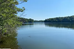 102 Peninsula Dr, Laurens, SC 29360 - Photo 1