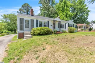 621 Church St, Laurens, SC 29360 - Photo 2