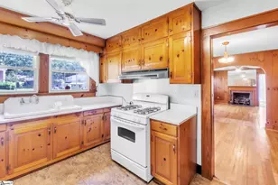 621 Church St, Laurens, SC 29360 - Photo 10