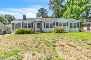 621 Church St, Laurens, SC 29360 - Photo 1