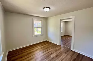 13 Clark St, Laurens, SC 29360 - Photo 10