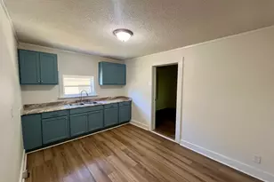 13 Clark St, Laurens, SC 29360 - Photo 2
