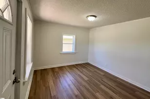 13 Clark St, Laurens, SC 29360 - Photo 6