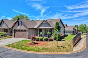 613 Castlestone Dr, Greer, SC 29650 - Photo 2