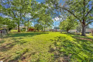 109 Center Dr, Greer, SC 29651 - Photo 18