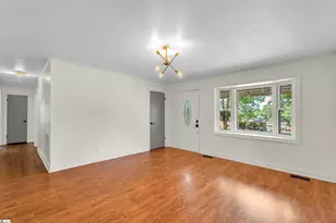 109 Center Dr, Greer, SC 29651 - Photo 2