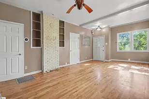 8175 Hill St, Boiling Springs, SC 29316 - Photo 2