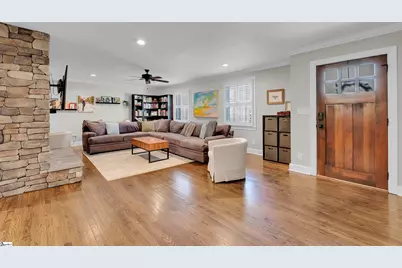204 Lowndes Avenue, Greenville, SC 29607 - Photo 6