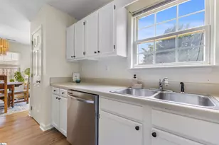 1406 Wenwood Ct, Greenville, SC 29607 - Photo 2