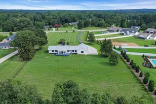 305 Waters Rd, Taylors, SC 29687 - Photo 4