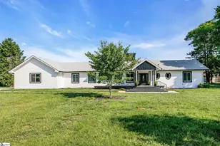 305 Waters Rd, Taylors, SC 29687 - Photo 12