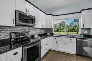 305 Waters Rd, Taylors, SC 29687 - Photo 16