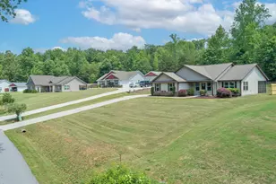 452 Bowers Rd, Travelers Rest, SC 29690 - Photo 2