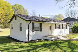611 Gardner St, Gaffney, SC 29341 - Photo 2