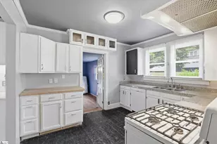 205 E C Ave, Easley, SC 29640 - Photo 12