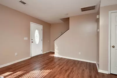 136 W Corley Lane, Spartanburg, SC 29303 - Photo 6