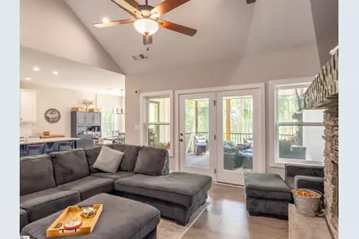 118 Squirrel Point, Six Mile, SC 29682 - Photo 8