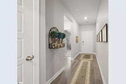 300 Lavinia Circle, Duncan, SC 29334 - Photo 2