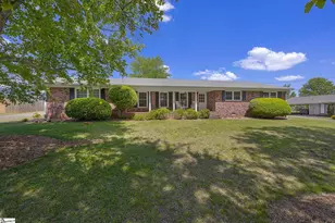 205 Meadow Ln, Easley, SC 29642 - Photo 2