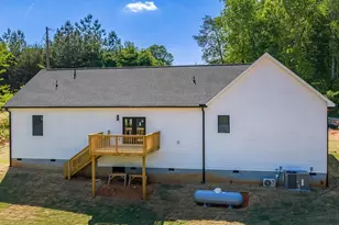 160 Holmes Dr, Spartanburg, SC 29303 - Photo 2