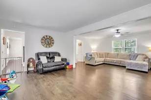 121 Forest Park Dr, Easley, SC 29642 - Photo 16