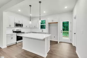 302 Satterfield Dr, Greenville, SC 29611 - Photo 2