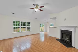 4 Raleigh Ct, Simpsonville, SC 29681 - Photo 4