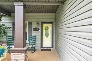 215 Cooleys Crest Ln, Inman, SC 29349 - Photo 4