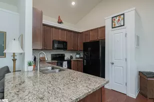 109 Parvin Ct, Greenville, SC 29607 - Photo 4
