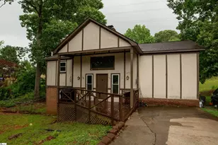 10 Danbury Ln, Mauldin, SC 29662 - Photo 2