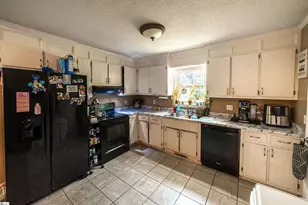 10 Danbury Ln, Mauldin, SC 29662 - Photo 8