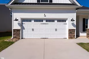 77 Tannery Dr, Greer, SC 29651 - Photo 4