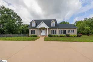 445 Albatross Rd, Easley, SC 29640 - Photo 2