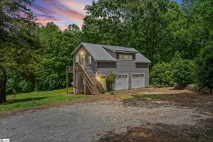 121 Lisa Cir, Marietta, SC 29611 - Photo 2