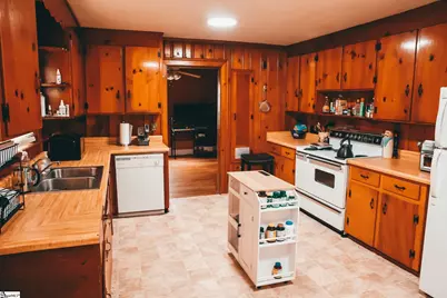 109 S Greenwood Avenue, Ware Shoals, SC 29692 - Photo 4