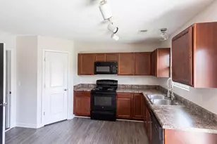 719 Cannonsburg Dr, Duncan, SC 29334 - Photo 2