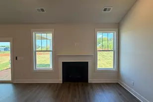 1006 Fox Hollow St, Spartanburg, SC 29303 - Photo 6