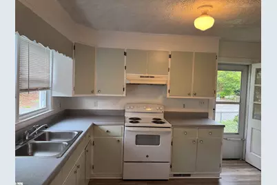 512 Darlington Avenue, Greenville, SC 29609 - Photo 10